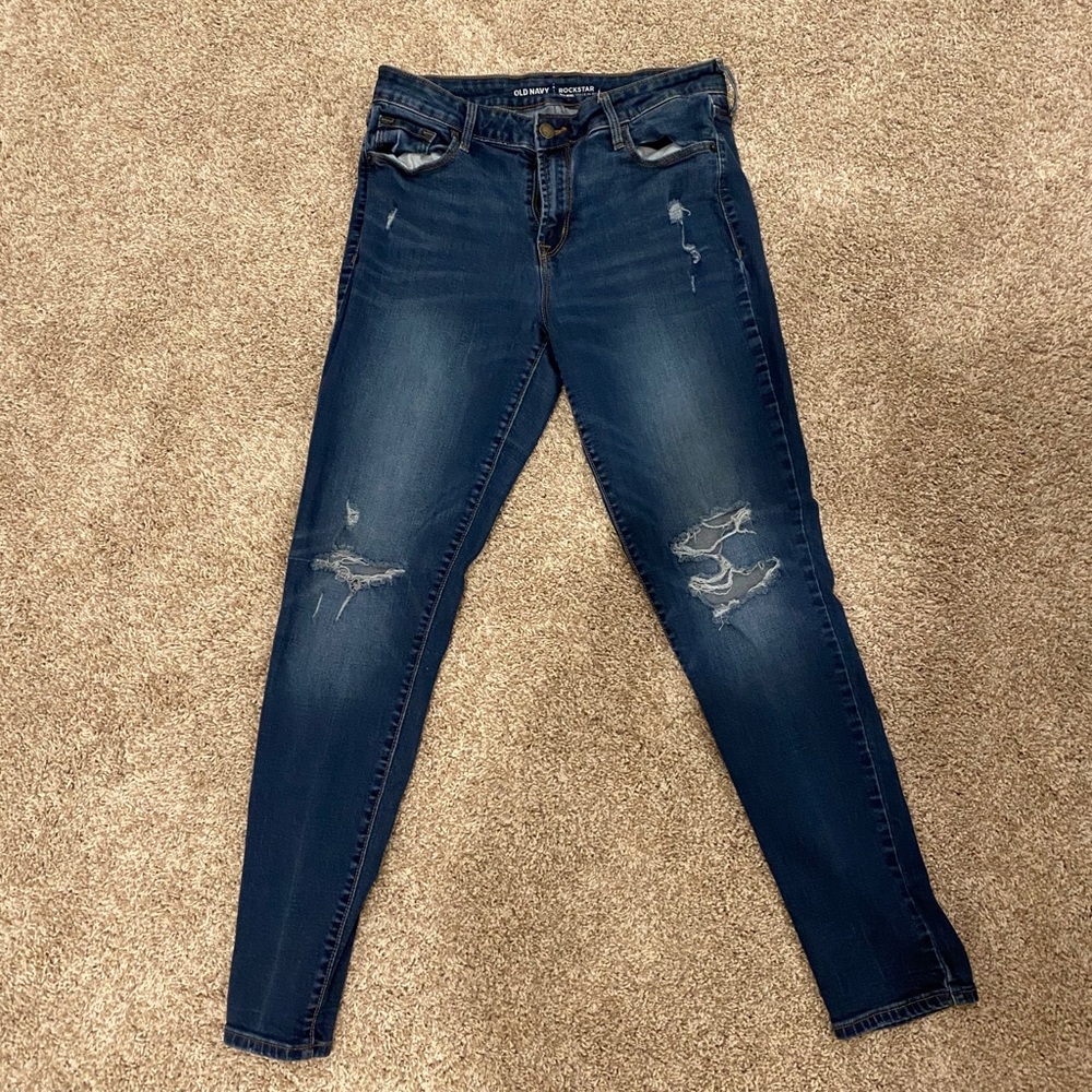 Distressed skinny jeans